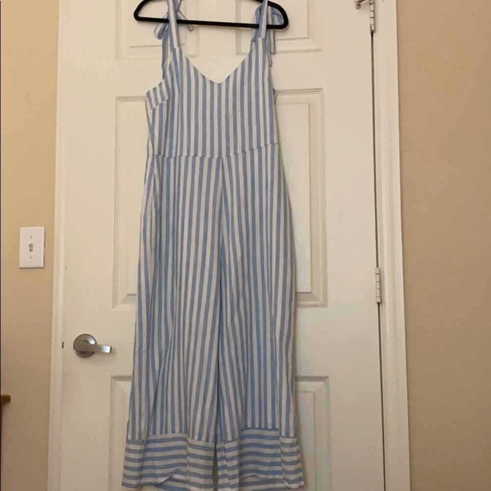 Stripped shoulder tie jumpsuit